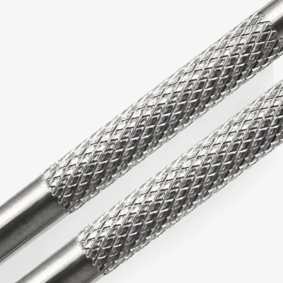 Repousse-cuticules double embout en acier inoxydable – image 3
